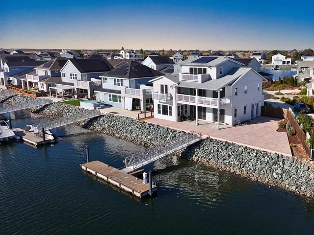 $1,749,000 | 290-290 Waterside Place, Bethel Island, CA 94511