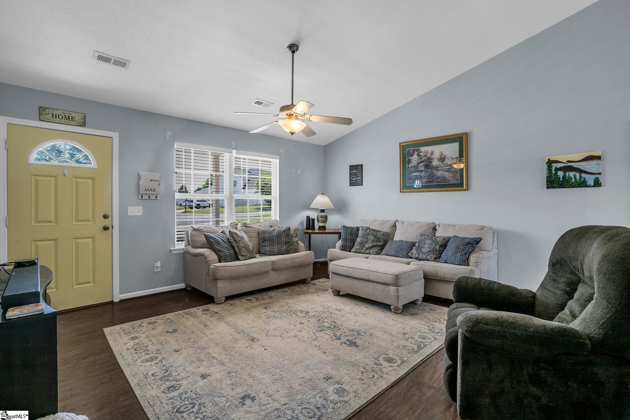 331 Bright Farm Road Duncan, SC 29334 - Photo 3 of 29