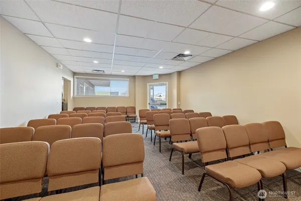 $3,500 | 746 Northeast Midway Boulevard, Oak Harbor, WA 98277