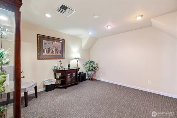 $3,500 | 746 Northeast Midway Boulevard, Oak Harbor, WA 98277