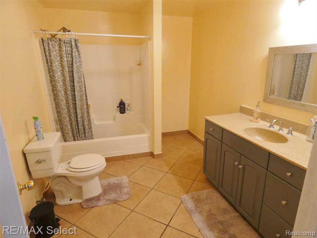 3354 East Pierson Road Flint, MI 48506 - Photo 17 of 23