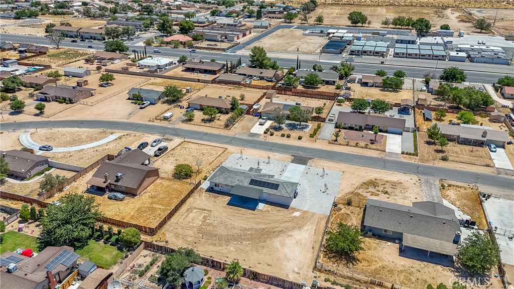 12658 Standing Bear Road Apple Valley, CA 92308 - Photo 8 of 39