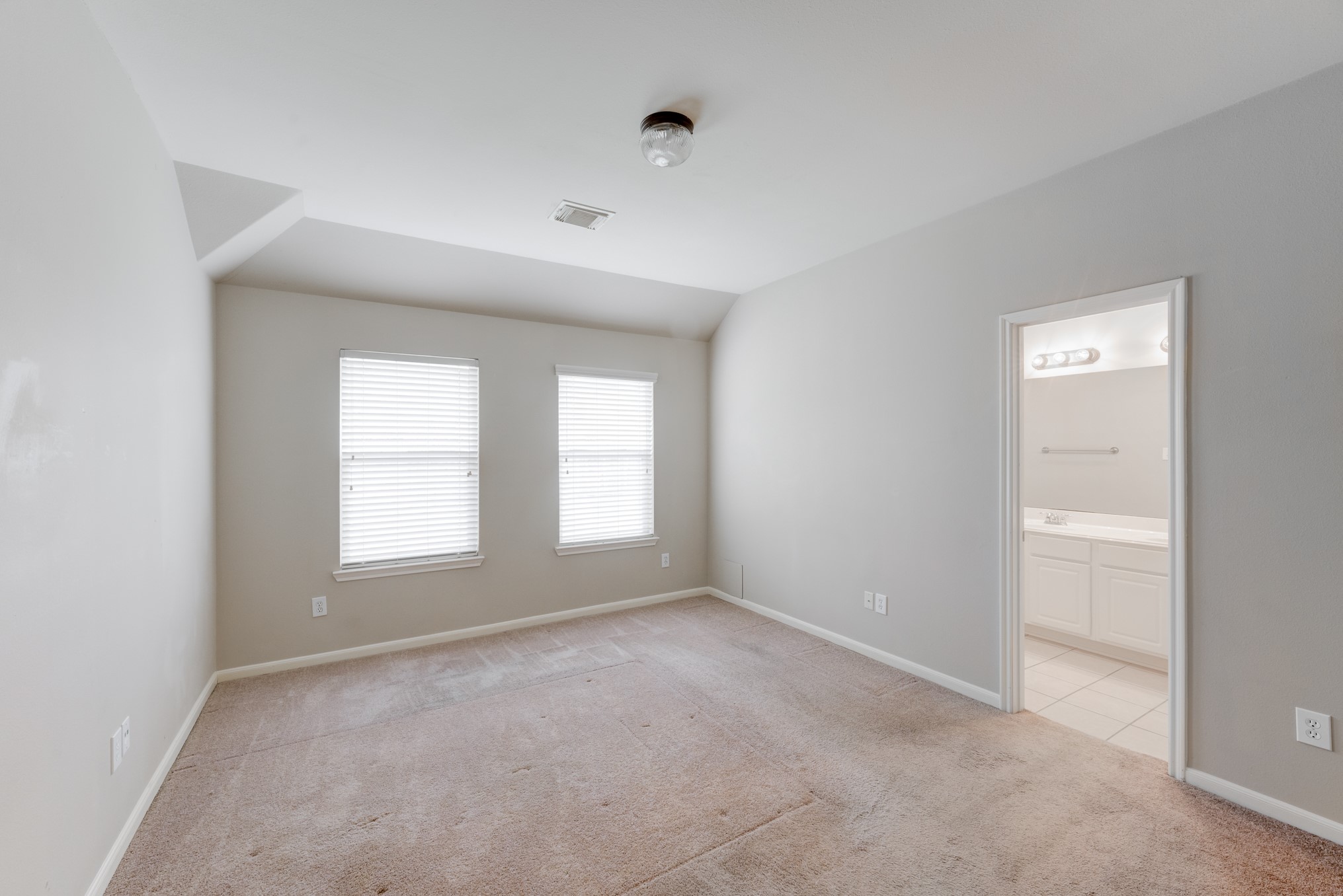 6839 Tammany Manor Lane Spring, TX 77379 - Photo 14 of 25 Primary bedroom