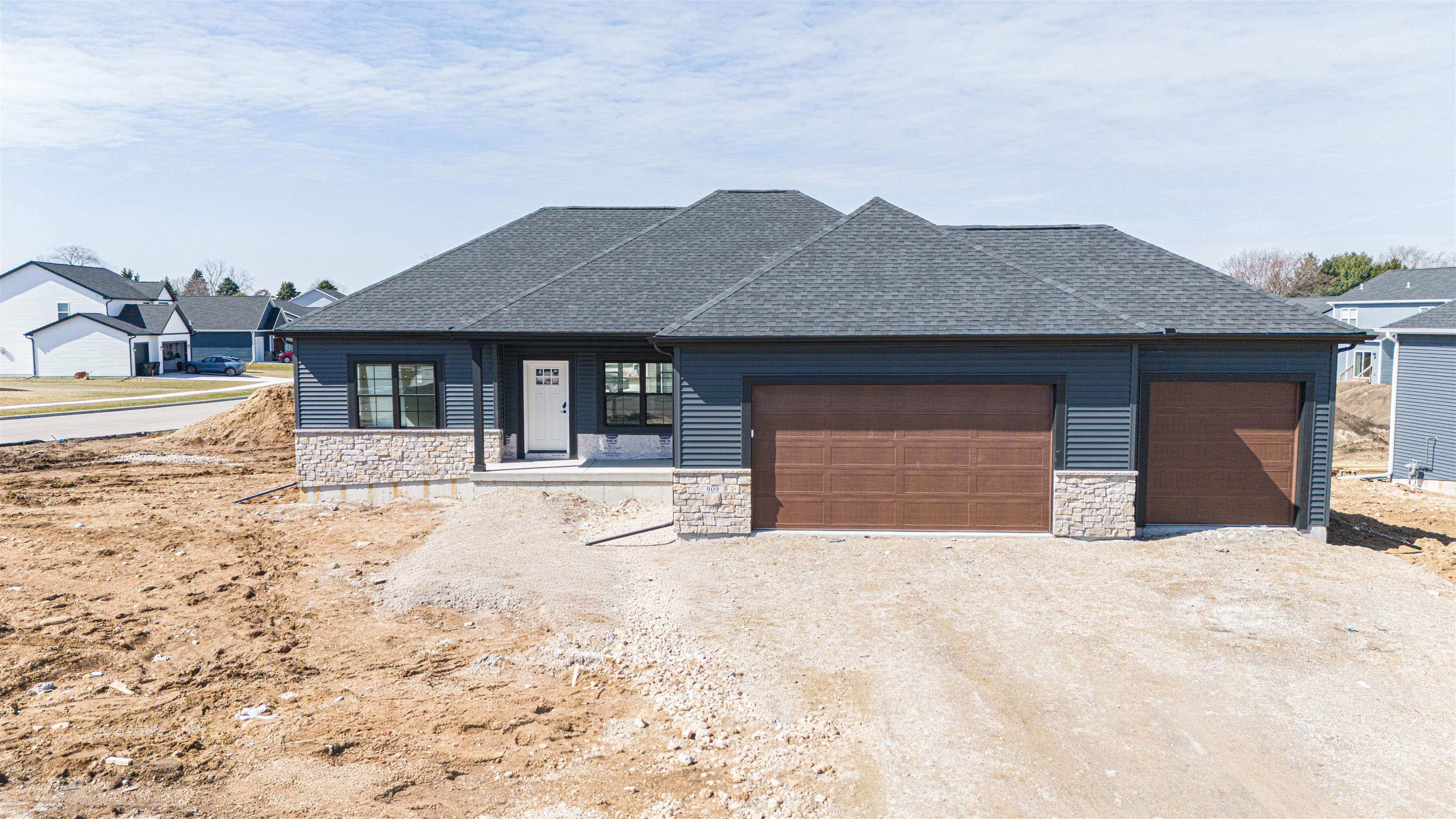909 Red Hawk Drive Milton, WI 53563 - Photo 2 of 14