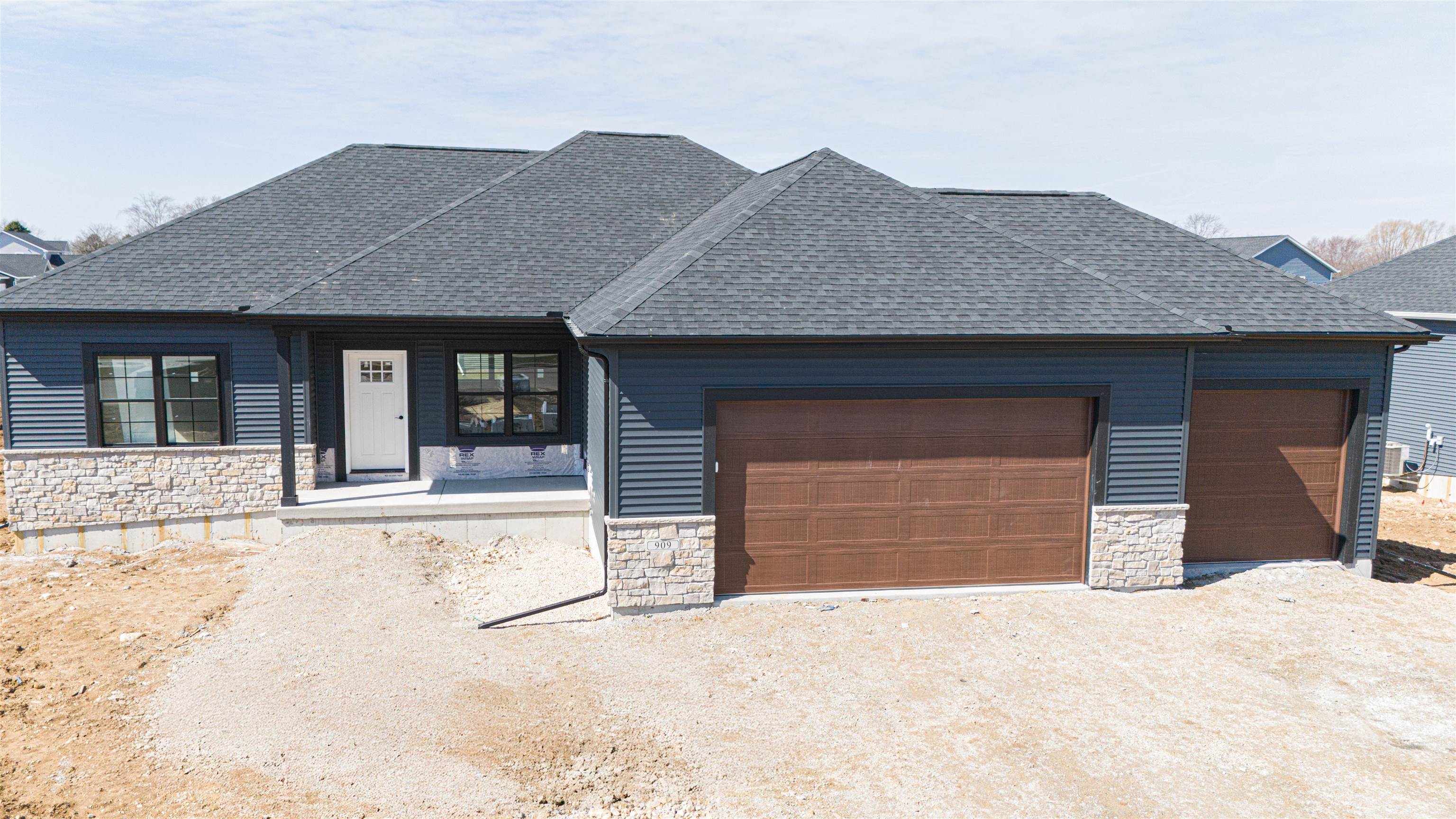909 Red Hawk Drive Milton, WI 53563 - Photo 3 of 14