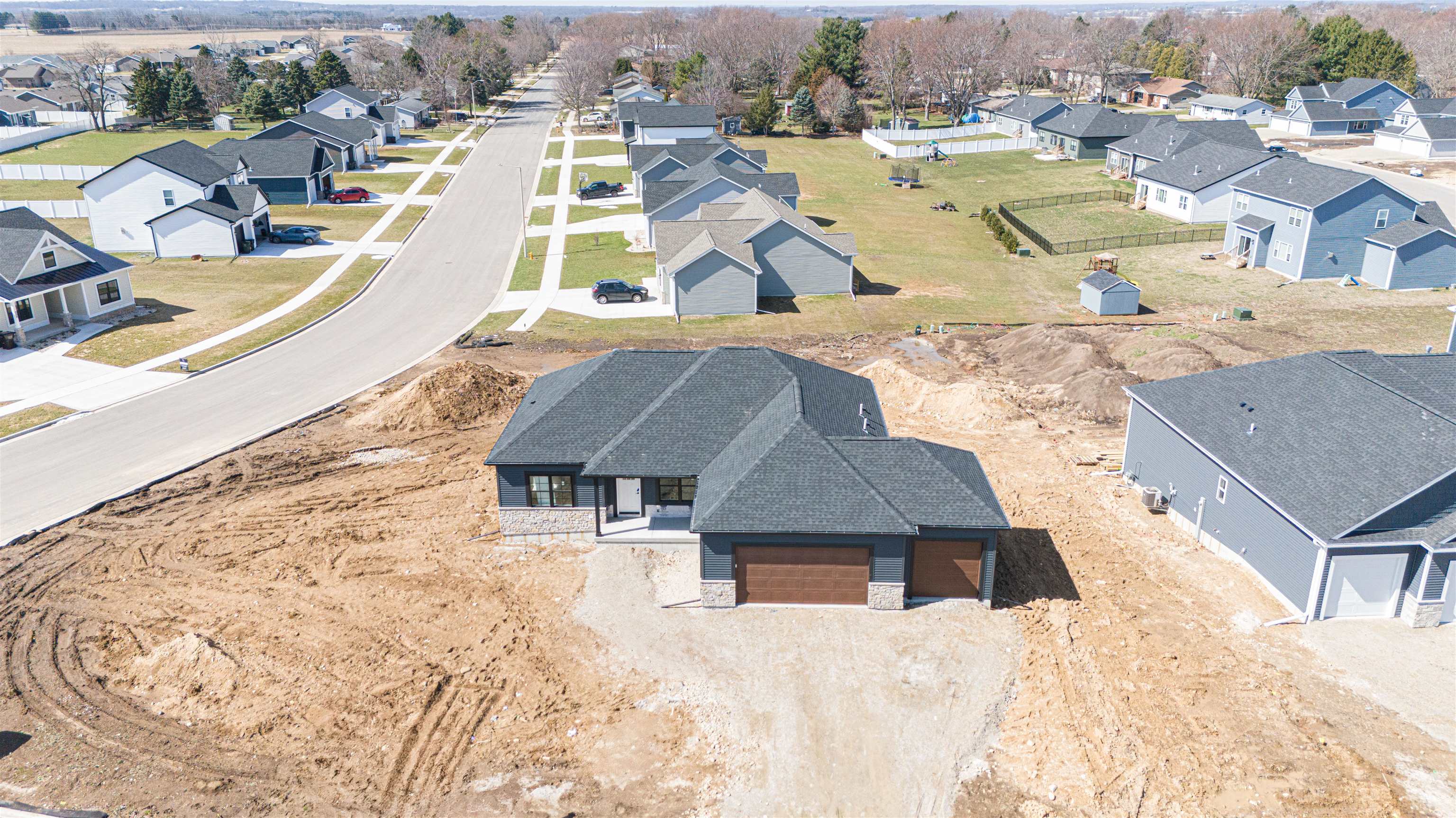 909 Red Hawk Drive Milton, WI 53563 - Photo 4 of 14