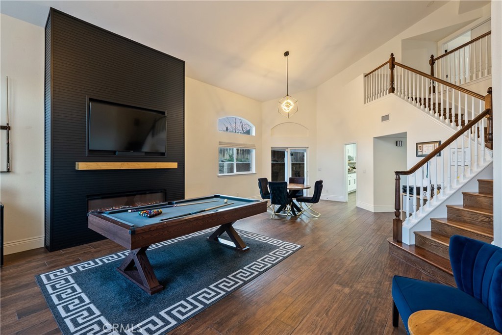 1926 Kleck Road Paso Robles, CA 93446 - Photo 5 of 29 a living room with furniture and a table