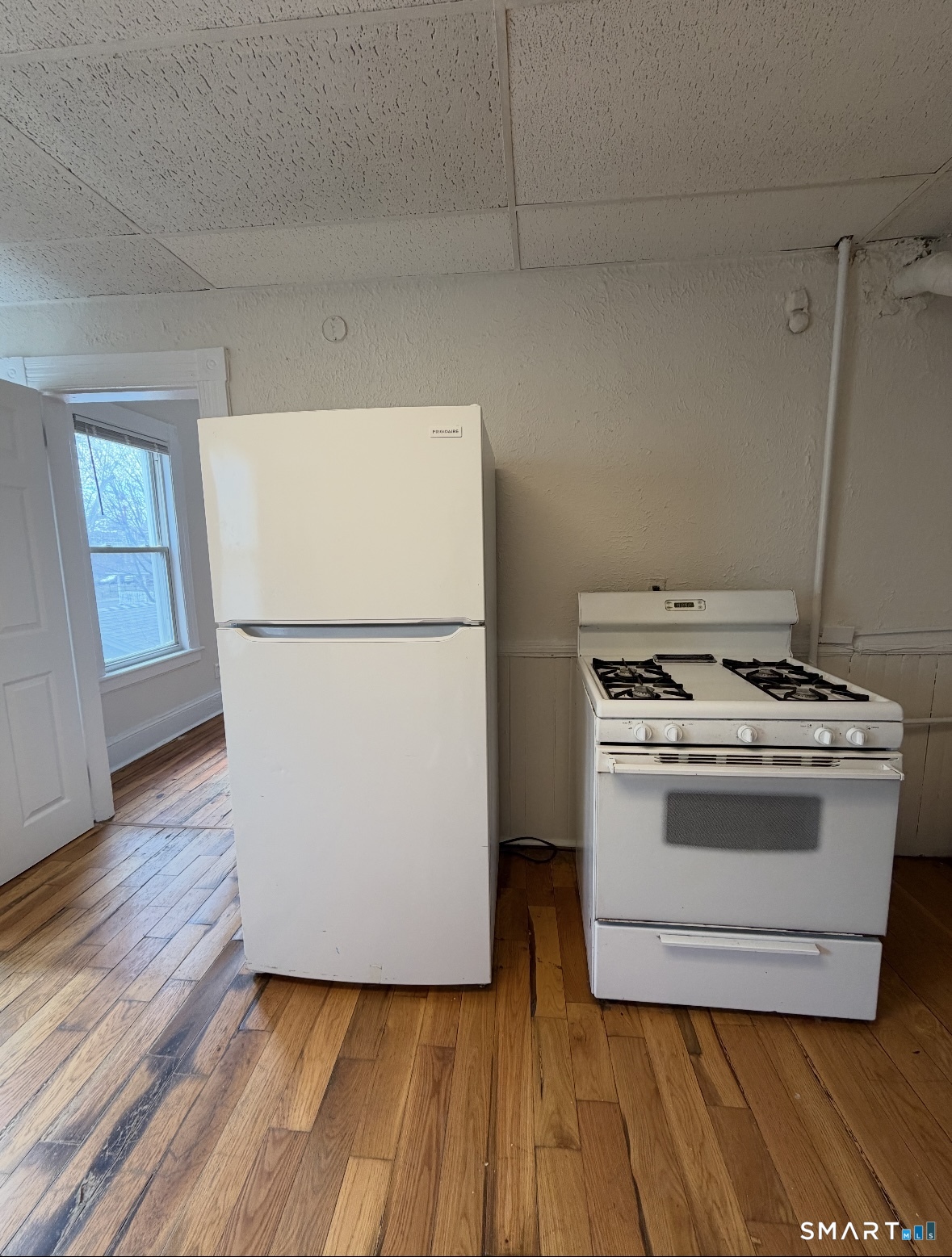 120 Rennell Street Bridgeport, CT 06604 - Photo 3 of 9