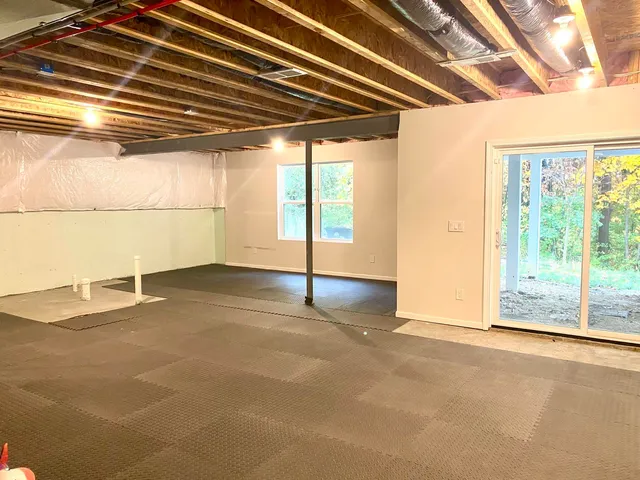 $3,950 | 2835 Dillon Drive, Ann Arbor, MI 48105