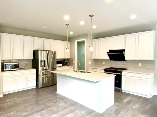 $3,950 | 2835 Dillon Drive, Ann Arbor, MI 48105