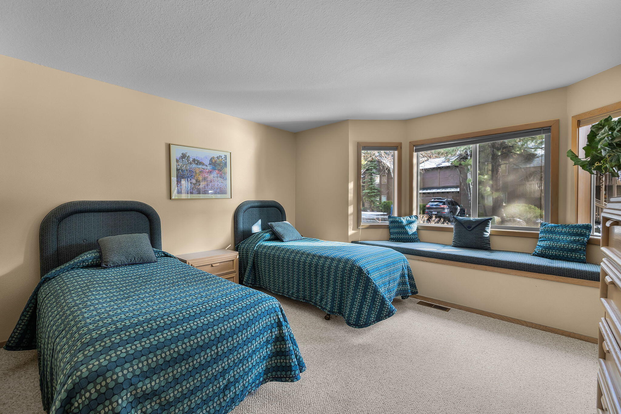 57373 Beaver Ridge Loop, Unit 27 Sunriver, OR 97707 - Photo 17 of 34 2025_12_22_57373_beaver_ridge_loop_unit2