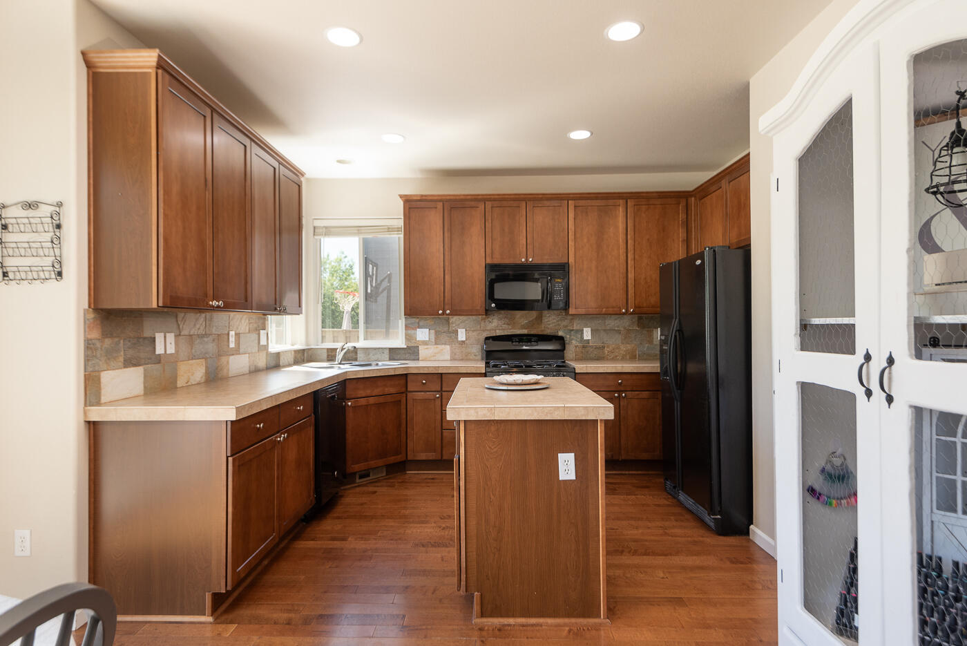 2664 Southwest 50th Street Redmond, OR 97756 - Photo 11 of 25 50th_Chris-25