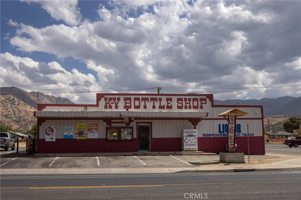 0 Fulop Street Lake Isabella, CA 93240 - Photo 24 of 27 a view of a water fountain of the building