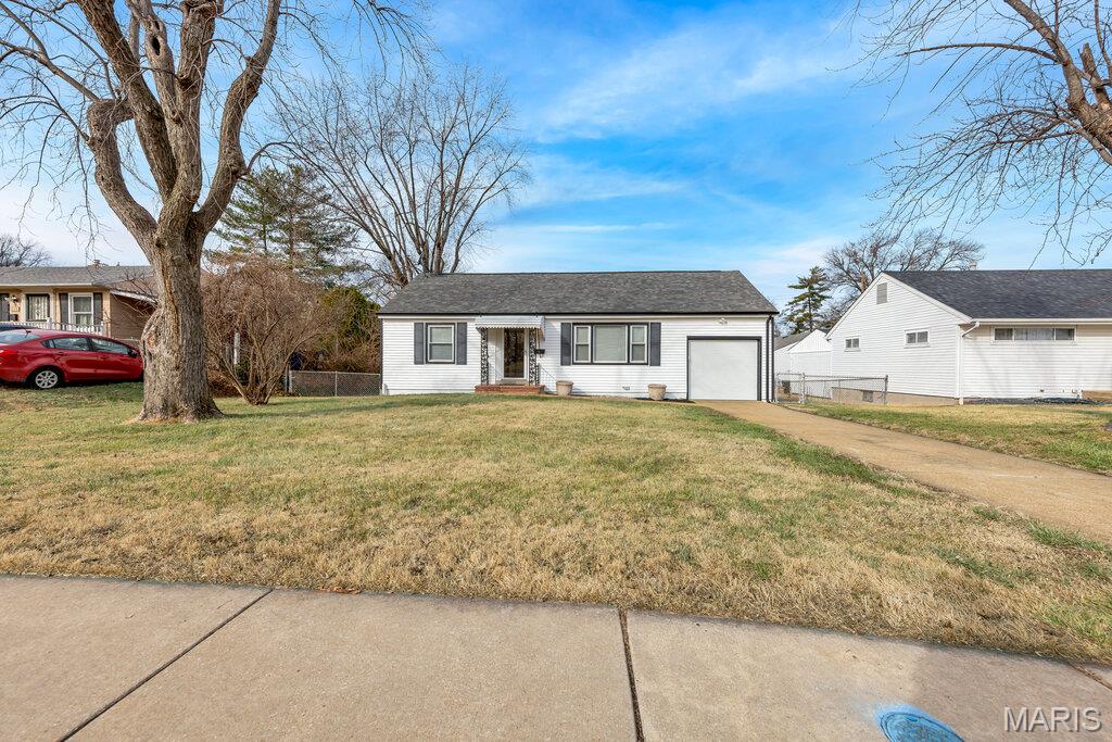 8277 Morgan Ford Road St. Louis, MO 63123 - Photo 4 of 28