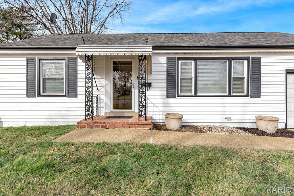 8277 Morgan Ford Road St. Louis, MO 63123 - Photo 6 of 28