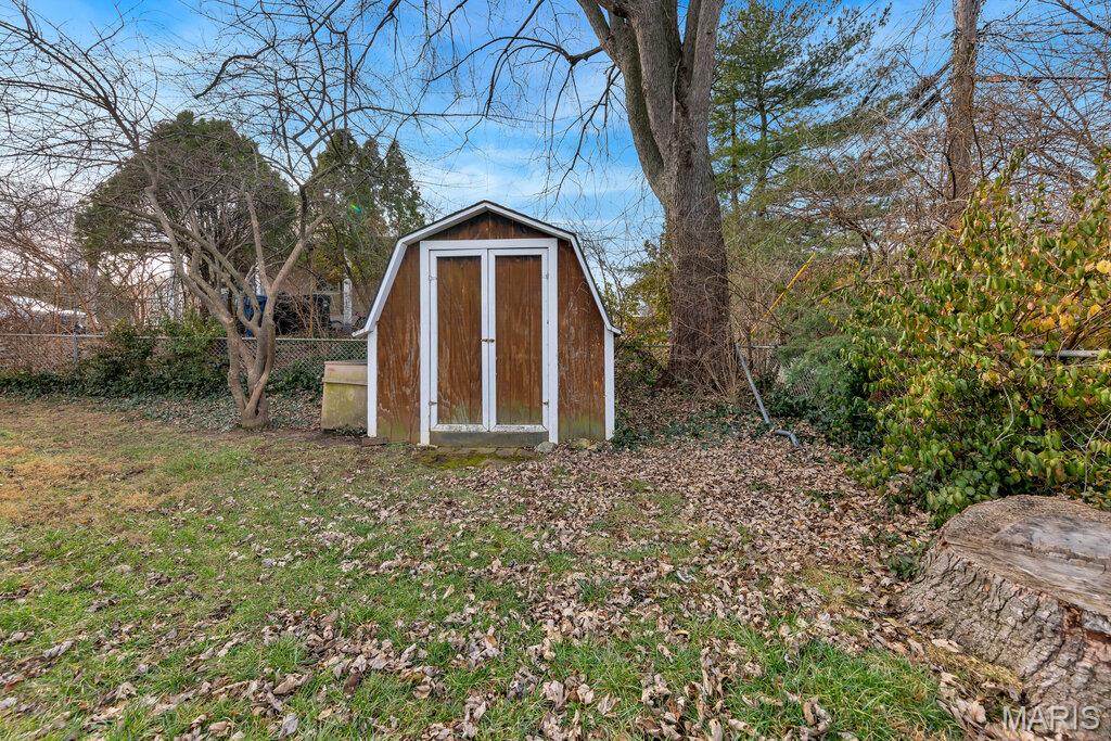 8277 Morgan Ford Road St. Louis, MO 63123 - Photo 9 of 28