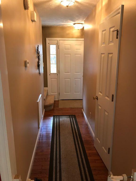 7828 Ashley Road Powell, TN 37849 - Photo 23 of 31 Hallway