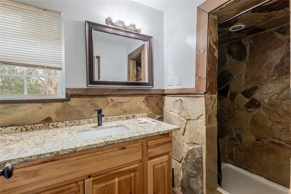 208 Yucca Drive Weatherford, TX 76087 - Photo 24 of 37