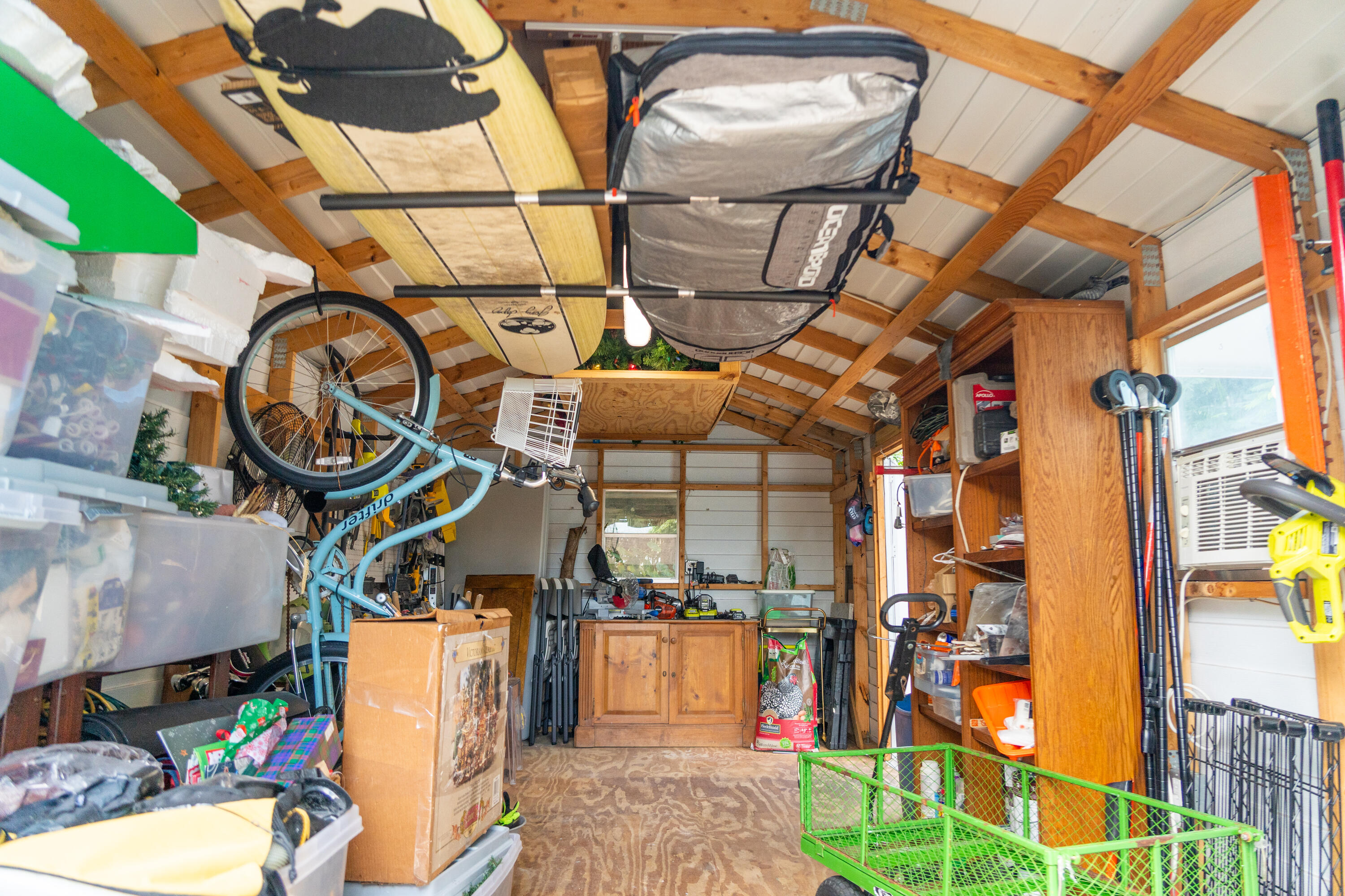 5155 Cleveland Road Delray Beach, FL 33484 - Photo 24 of 40 a view of an chairs and table in the patio