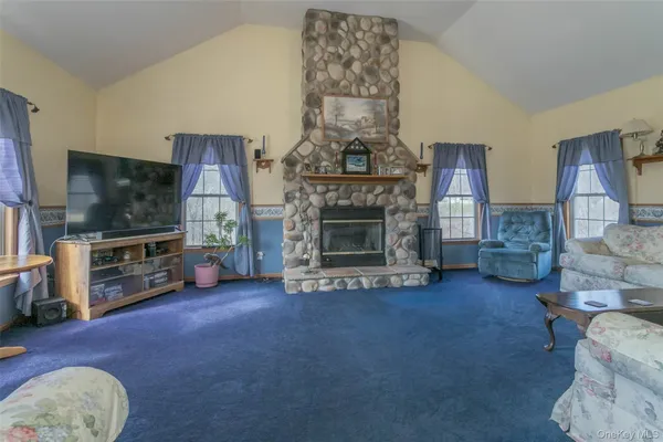 $675,000 | 24 Sesame Street, Rock Tavern, NY 12575