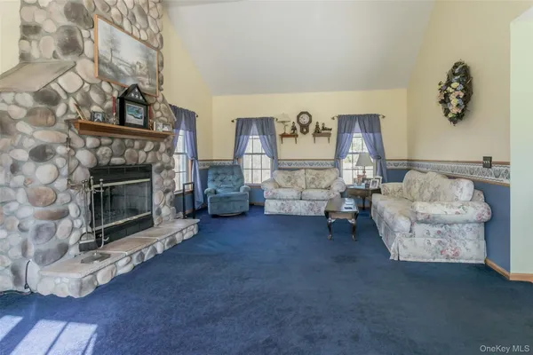 $675,000 | 24 Sesame Street, Rock Tavern, NY 12575