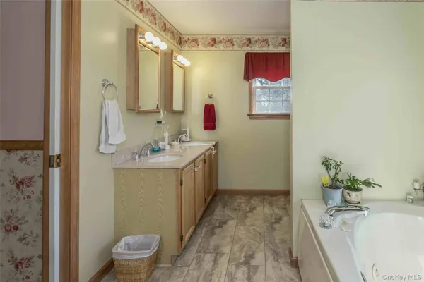 $675,000 | 24 Sesame Street, Rock Tavern, NY 12575