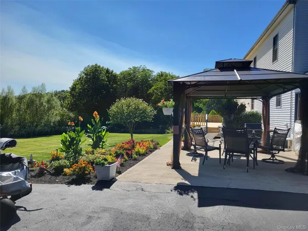 $675,000 | 24 Sesame Street, Rock Tavern, NY 12575