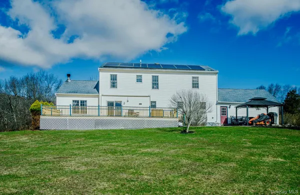 $675,000 | 24 Sesame Street, Rock Tavern, NY 12575