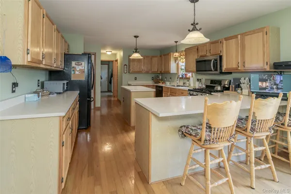 $675,000 | 24 Sesame Street, Rock Tavern, NY 12575