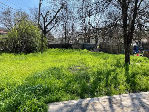 $2,095 | 1041 Lott Avenue, Austin, TX 78721