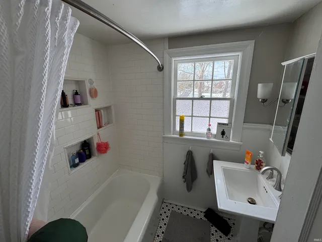 $3,200 | 526 South Mitchell Street, Bloomington, IN 47401