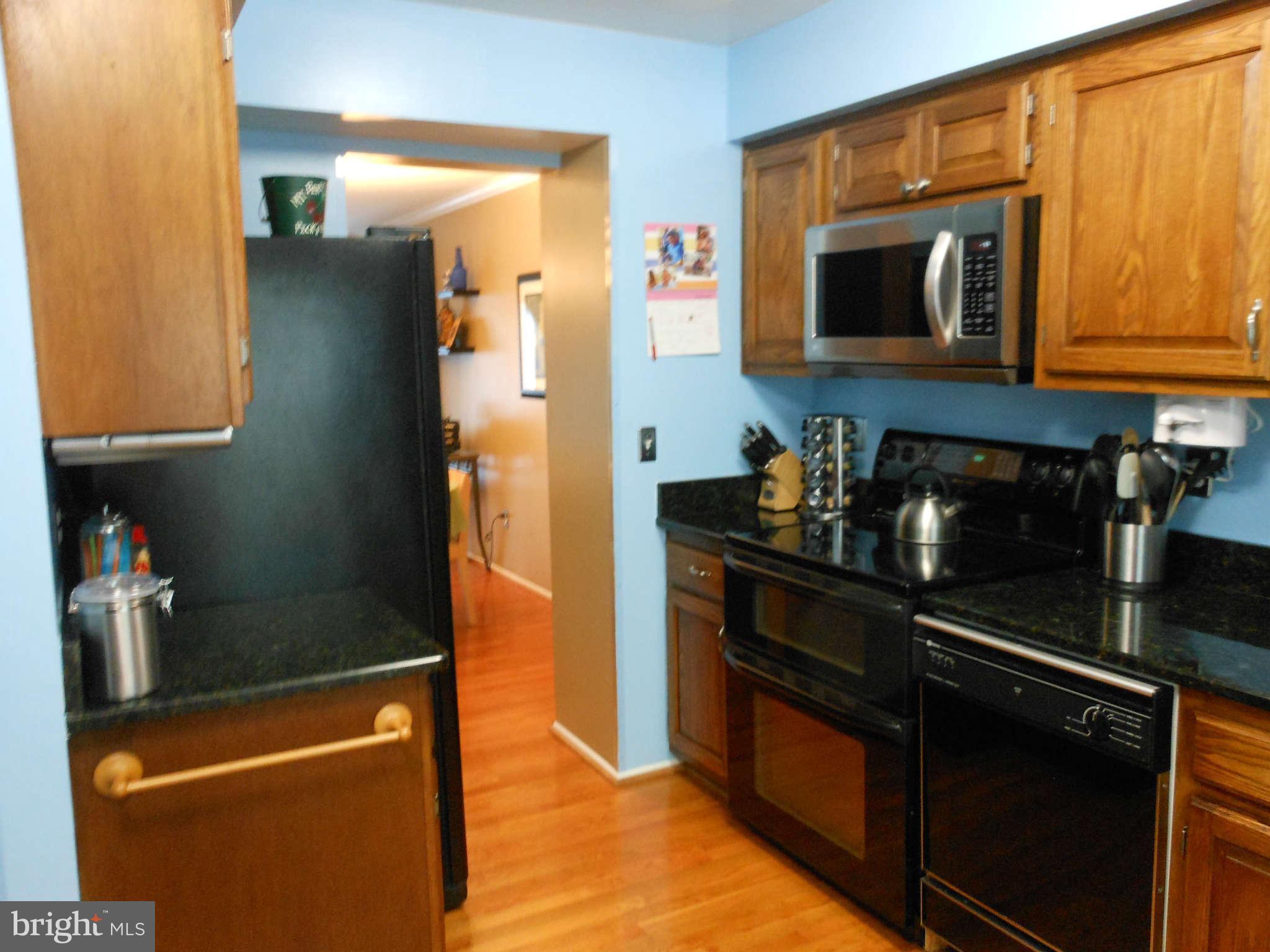 5964 Powell's Landing Road Burke, VA 22015 - Photo 10 of 30 Kitchen