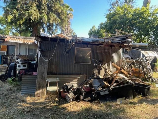 220 Little Avenue Gridley, CA 95948 - Photo 16 of 17 a view of a house with a park