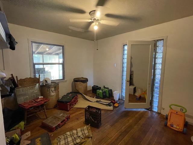 220 Little Avenue Gridley, CA 95948 - Photo 8 of 17 a living room with furniture and a window