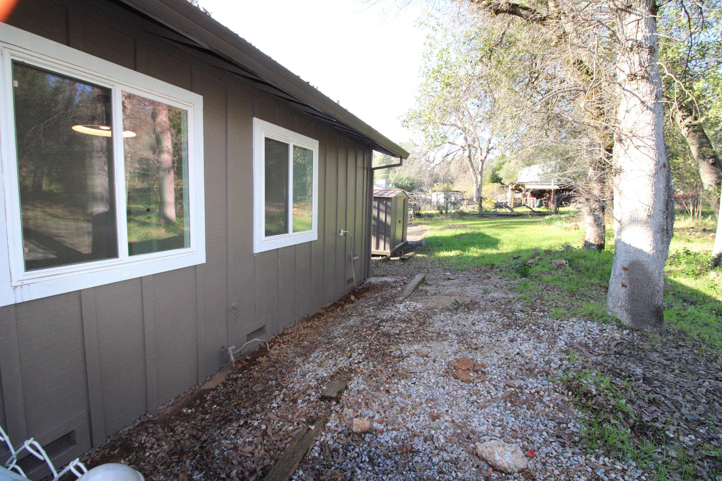 3170 Quartz Hill Road Redding, CA 96003 - Photo 61 of 68 north side of house