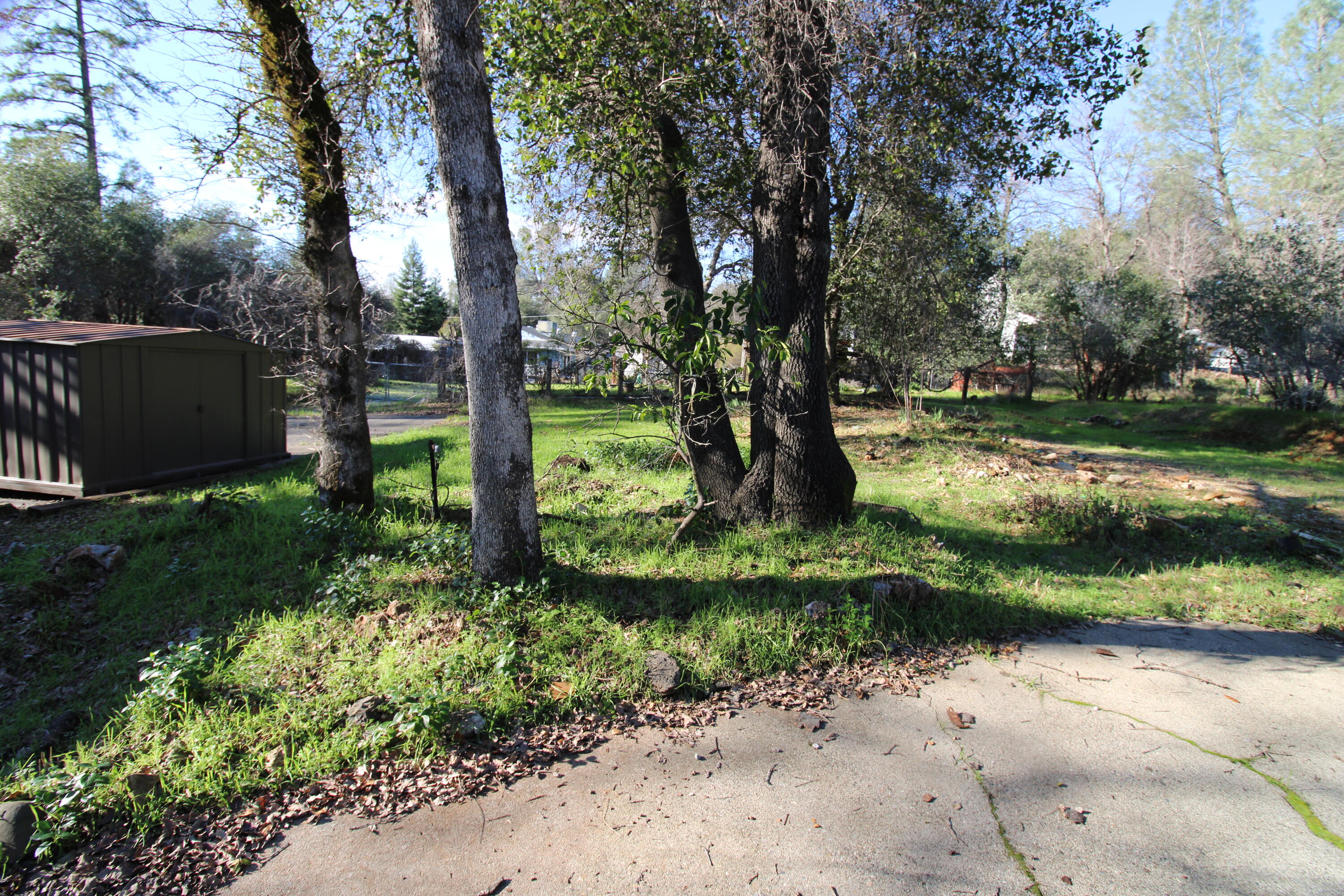 3170 Quartz Hill Road Redding, CA 96003 - Photo 64 of 68 back of house and garden area