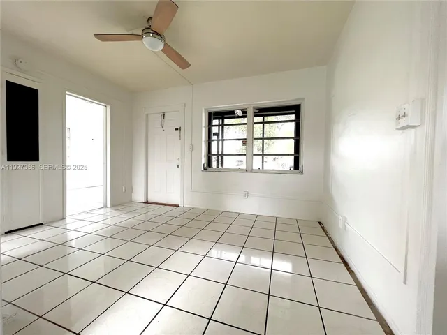 $2,000 | 6228 Taylor Street, Unit 1, Hollywood, FL 33024