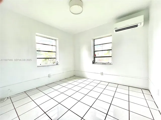 $2,000 | 6228 Taylor Street, Unit 1, Hollywood, FL 33024