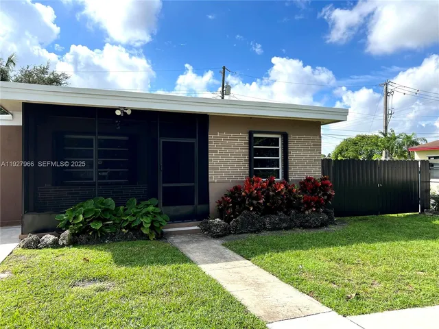 $2,000 | 6228 Taylor Street, Unit 1, Hollywood, FL 33024