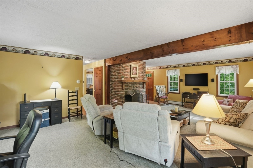 180 Oxford Road Charlton, MA 01507 - Photo 20 of 42