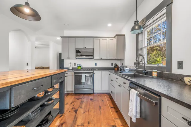 $629,900 | 1 Pierce Lake Road, Antrim, NH 03440