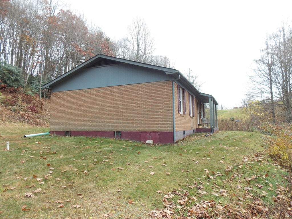 133 Newt's Hill Road Fancy Gap, VA 24328 - Photo 16 of 25 Gallery Image 16