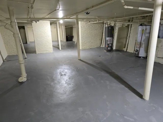 $749,000 | 3055 West Lawrence Avenue, Chicago, IL 60625