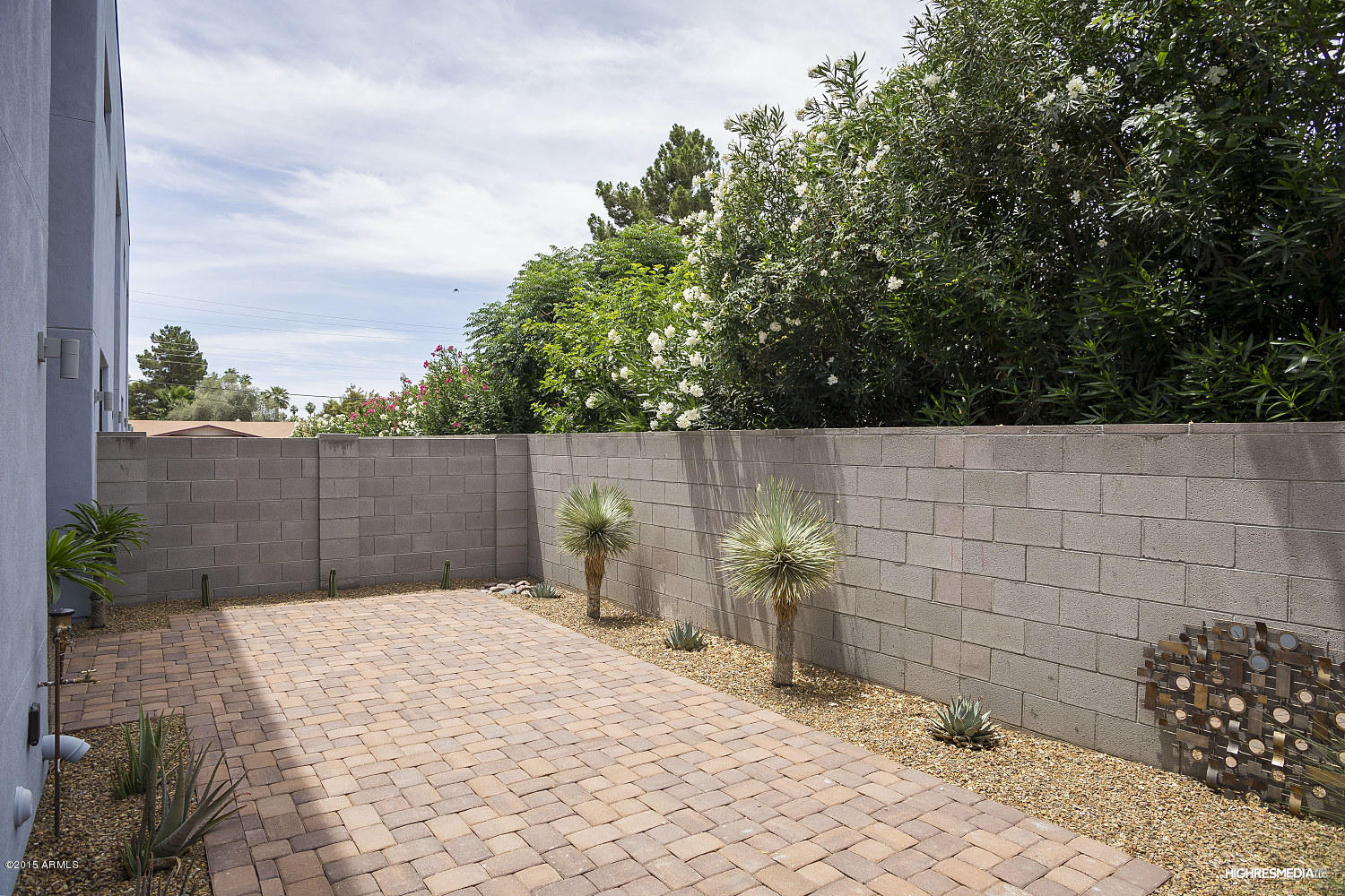 2744 East Roma Avenue Phoenix, AZ 85016 - Photo 8 of 17 Large Private Patio