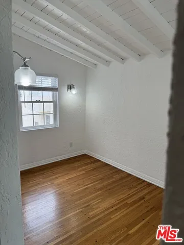 a picture of a building