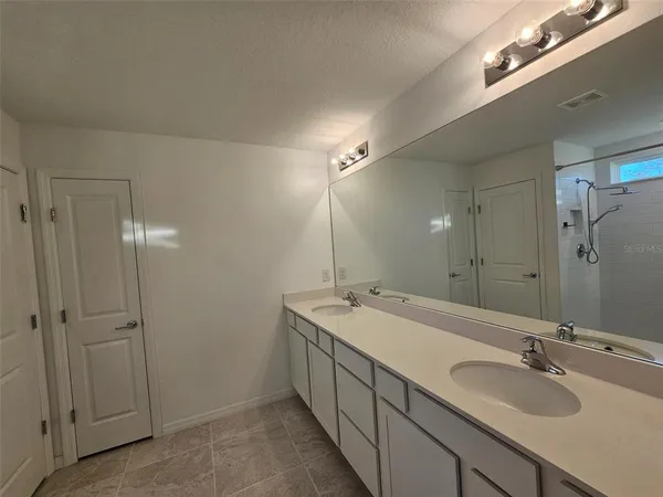 $2,550 | 3928 Capri Coast Drive, Plant City, FL 33565
