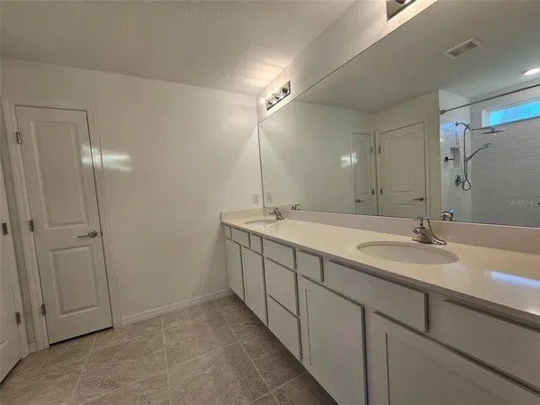 $2,550 | 3928 Capri Coast Drive, Plant City, FL 33565