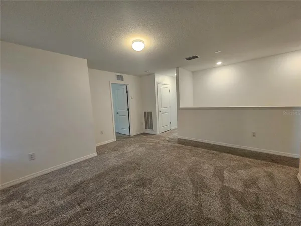 $2,550 | 3928 Capri Coast Drive, Plant City, FL 33565
