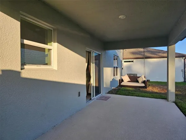 $2,550 | 3928 Capri Coast Drive, Plant City, FL 33565