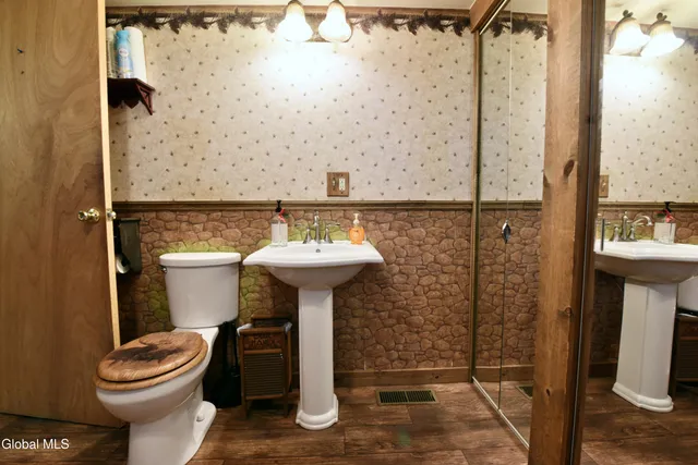 $290,000 | 229 Murray Hill Road, Ephratah, NY 13452